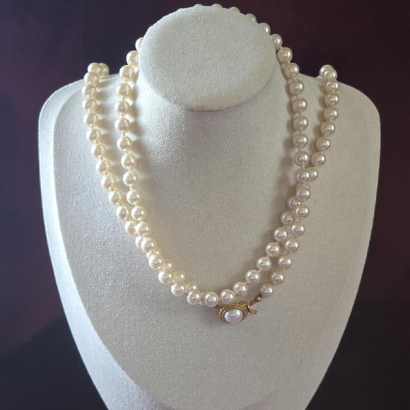 Jewelry - Vintage Knotted Opera Length Faux Pearl Necklace💫